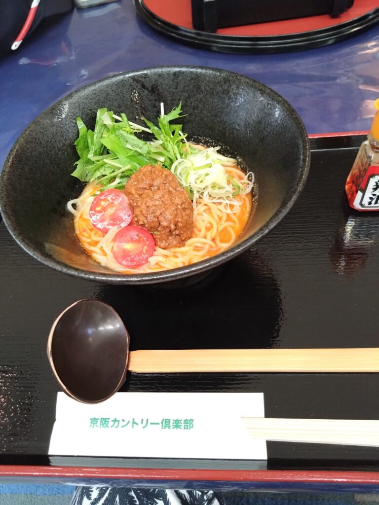 京阪カントリー俱楽部の担々麺